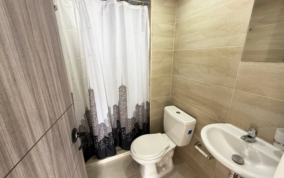 10 5AE827A E4C4 47C3 88CE 238986AF7082